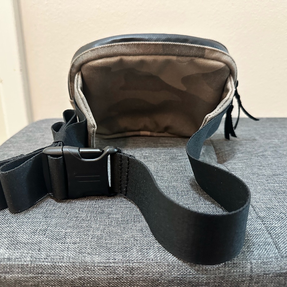 Nobull Brown Camouflage Canvas Crossbody Bag - Picture 2 of 9